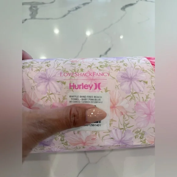 NWT Hurley x LoveShackFancy Reversible Beach Towel – Pink & Blue - Picture 9 of 9